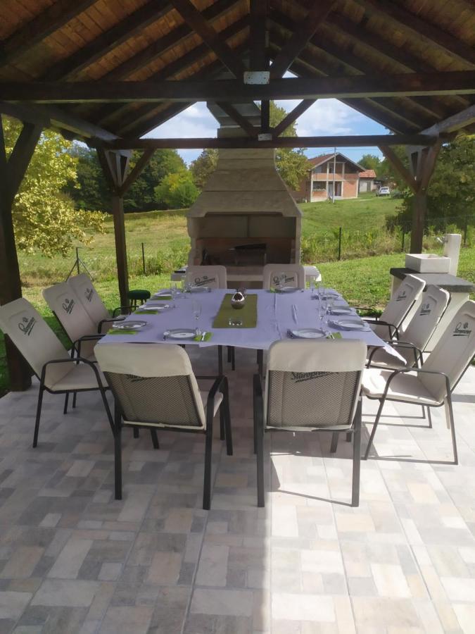Guest House Pin Лакташи Экстерьер фото