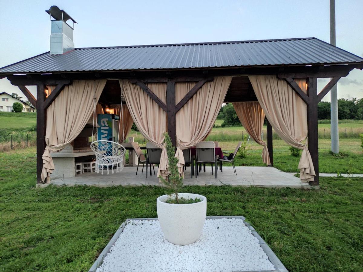 Guest House Pin Лакташи Экстерьер фото