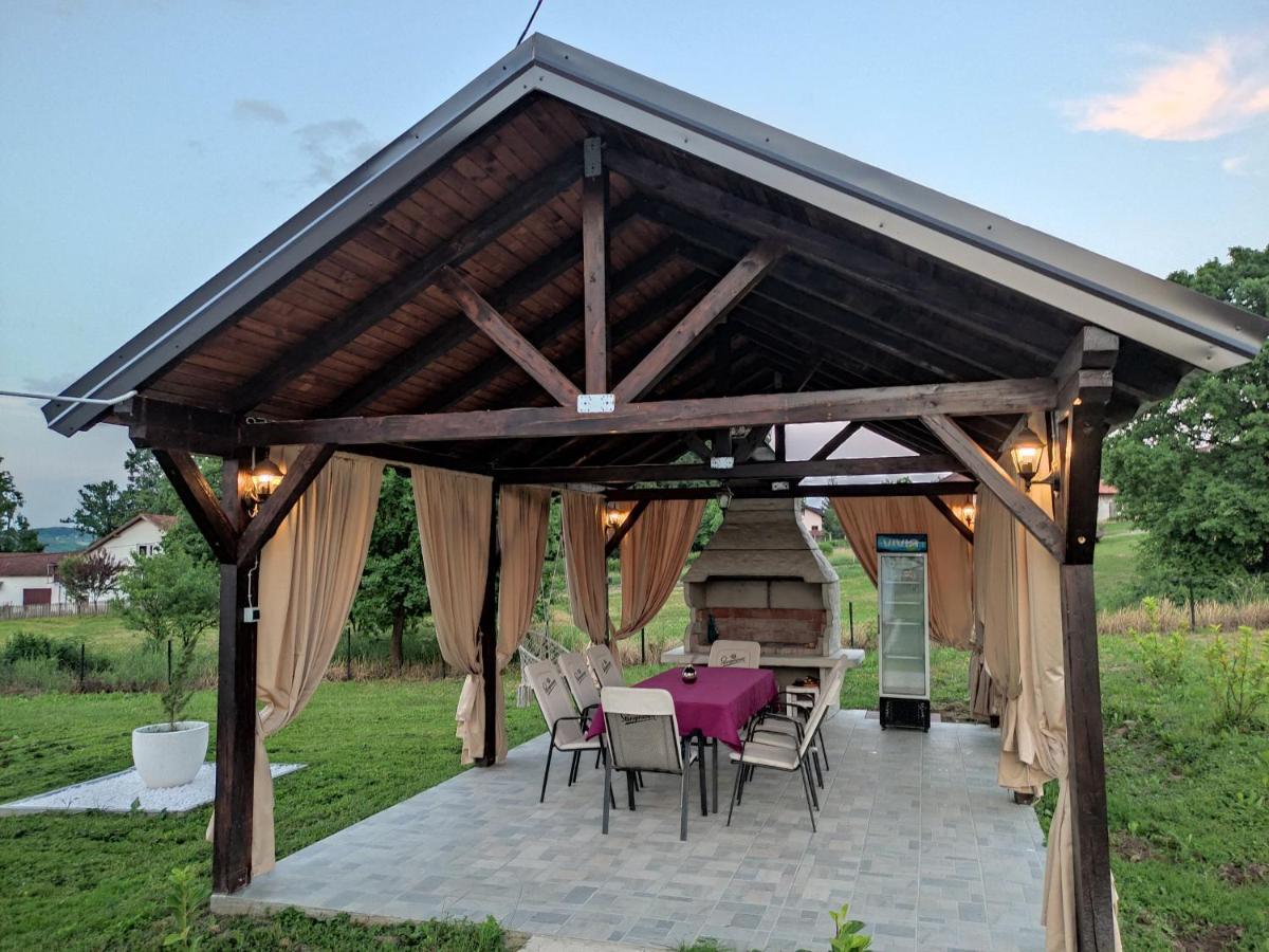 Guest House Pin Лакташи Экстерьер фото