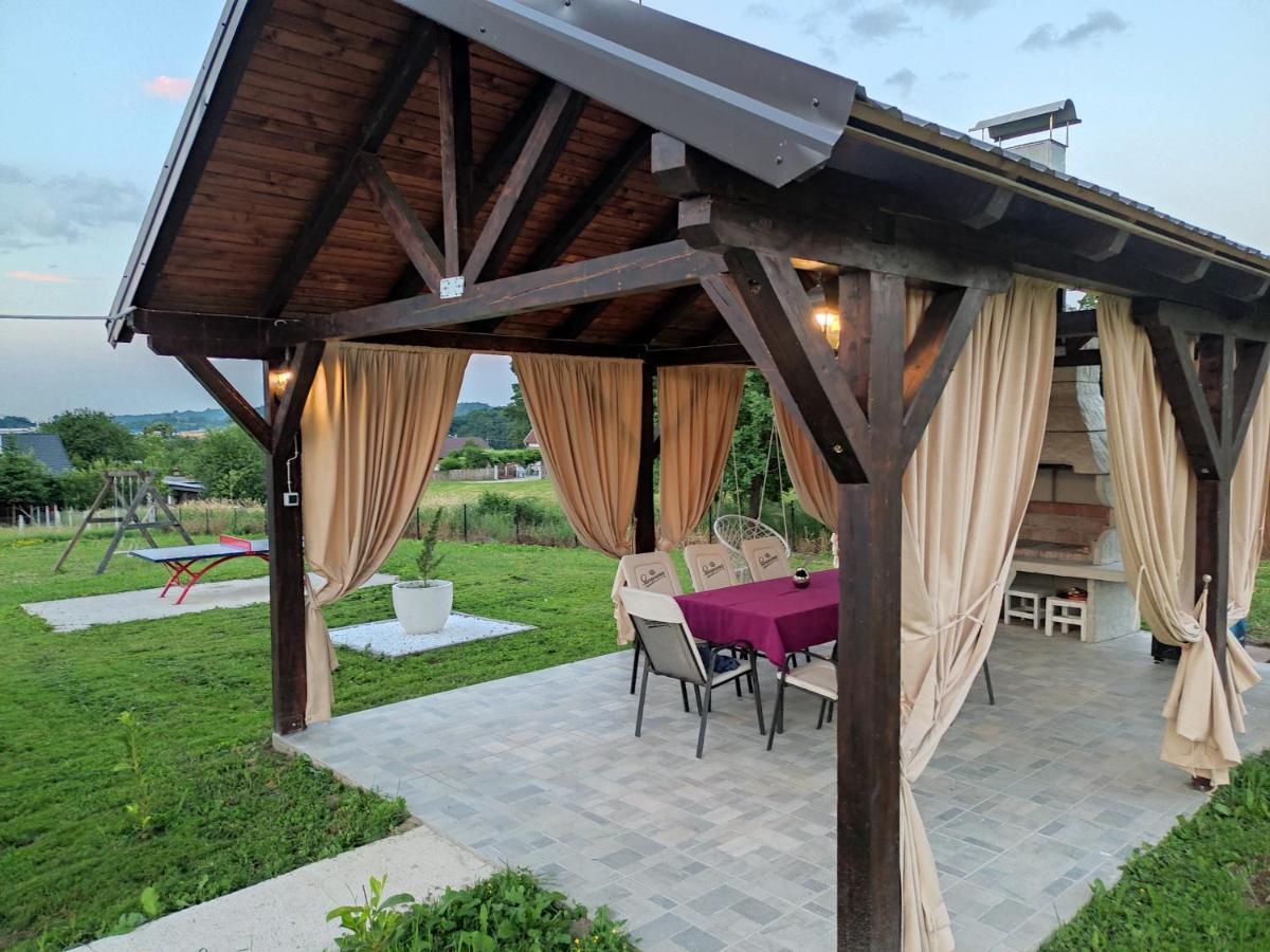 Guest House Pin Лакташи Экстерьер фото