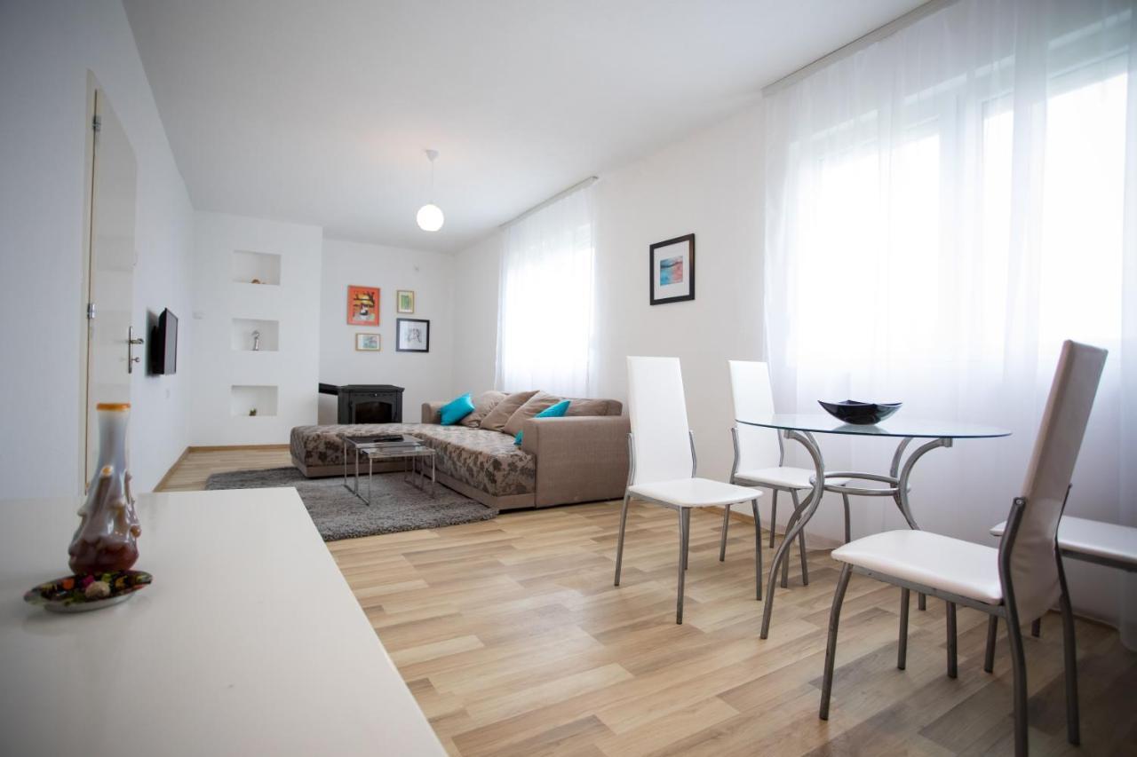 Guest House Pin Лакташи Экстерьер фото
